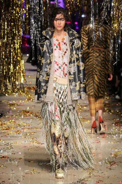 Look 44